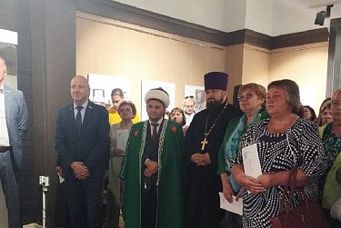 В Оренбурге открылась выставка, посвященная «Белой розе»